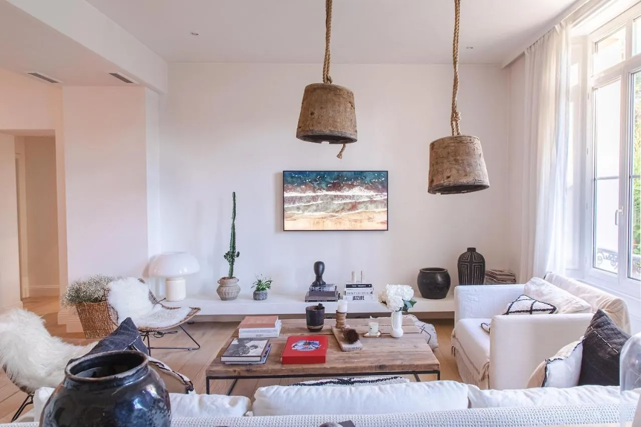 Appartement Design 5 Stars Avec Terrasse Et Parking Cannes By Halldis Francja
